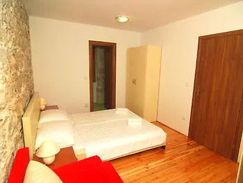 Apartments And Rooms Marino 트로기르 3*,